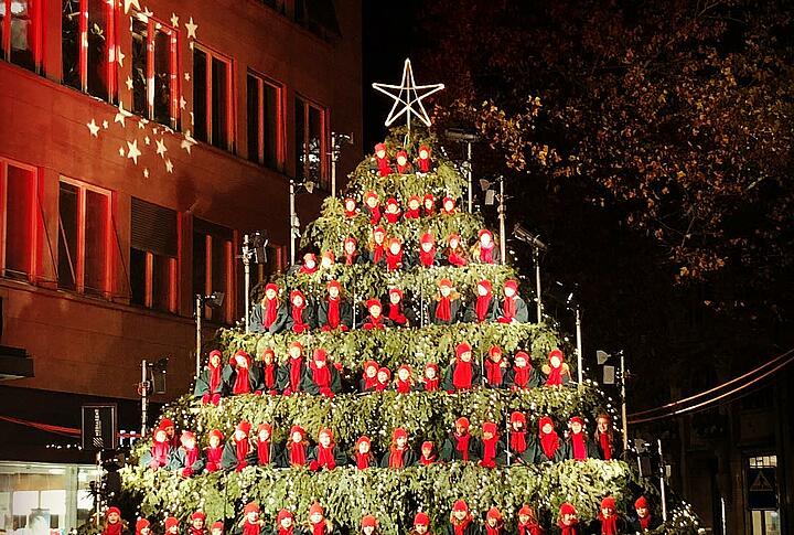 The Singing Christmas Tree und «Wiehnachtsmärt»